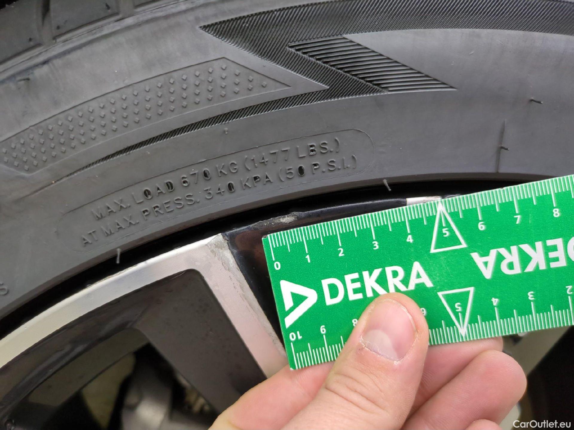  Peugeot  308 PEUGEOT  SW / 2021 / 5P / Break PureTech 130 S&S EAT 8 ALLURE #20