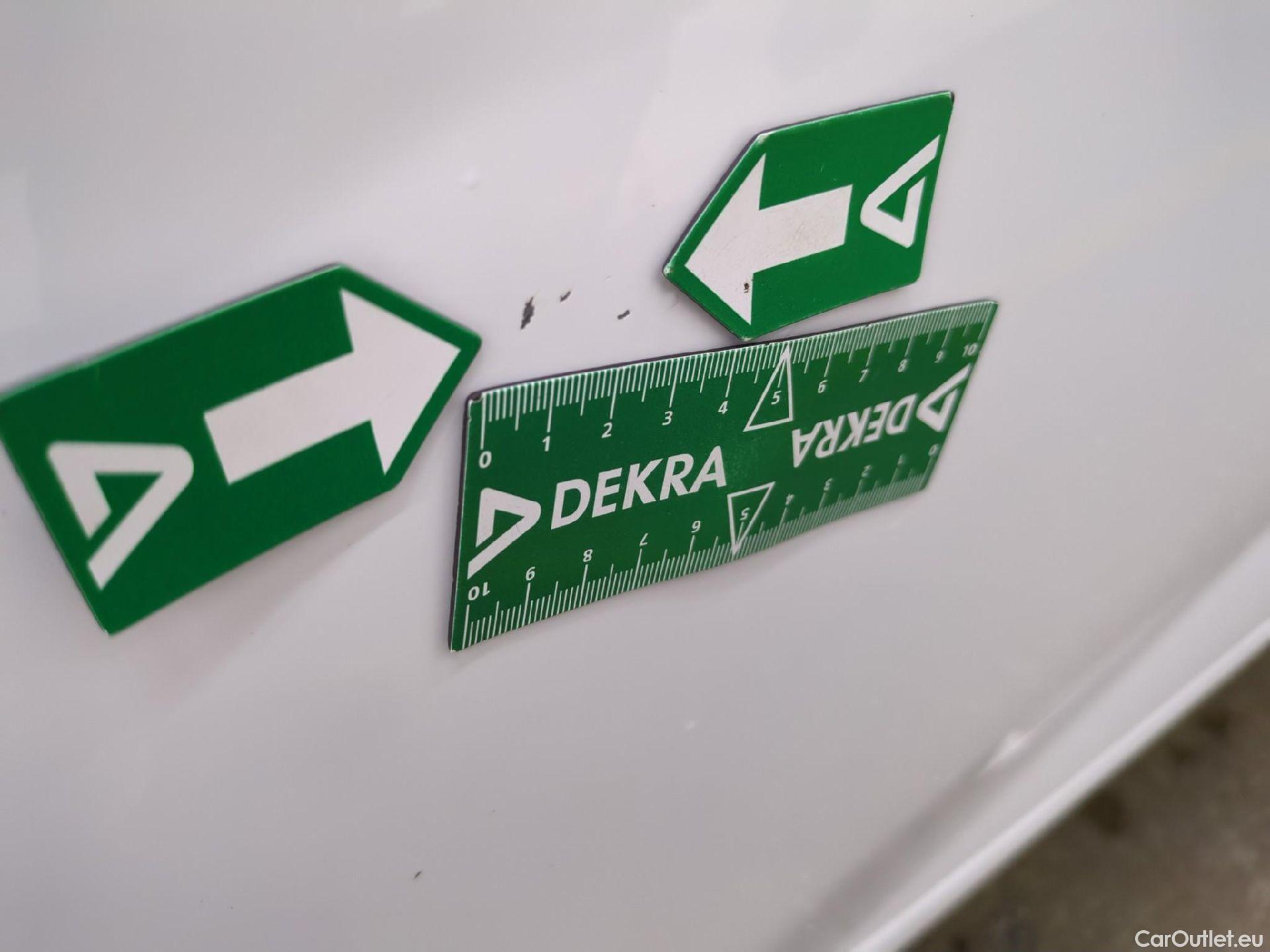  Peugeot  308 PEUGEOT  SW / 2021 / 5P / Break PureTech 130 S&S EAT 8 ALLURE #23