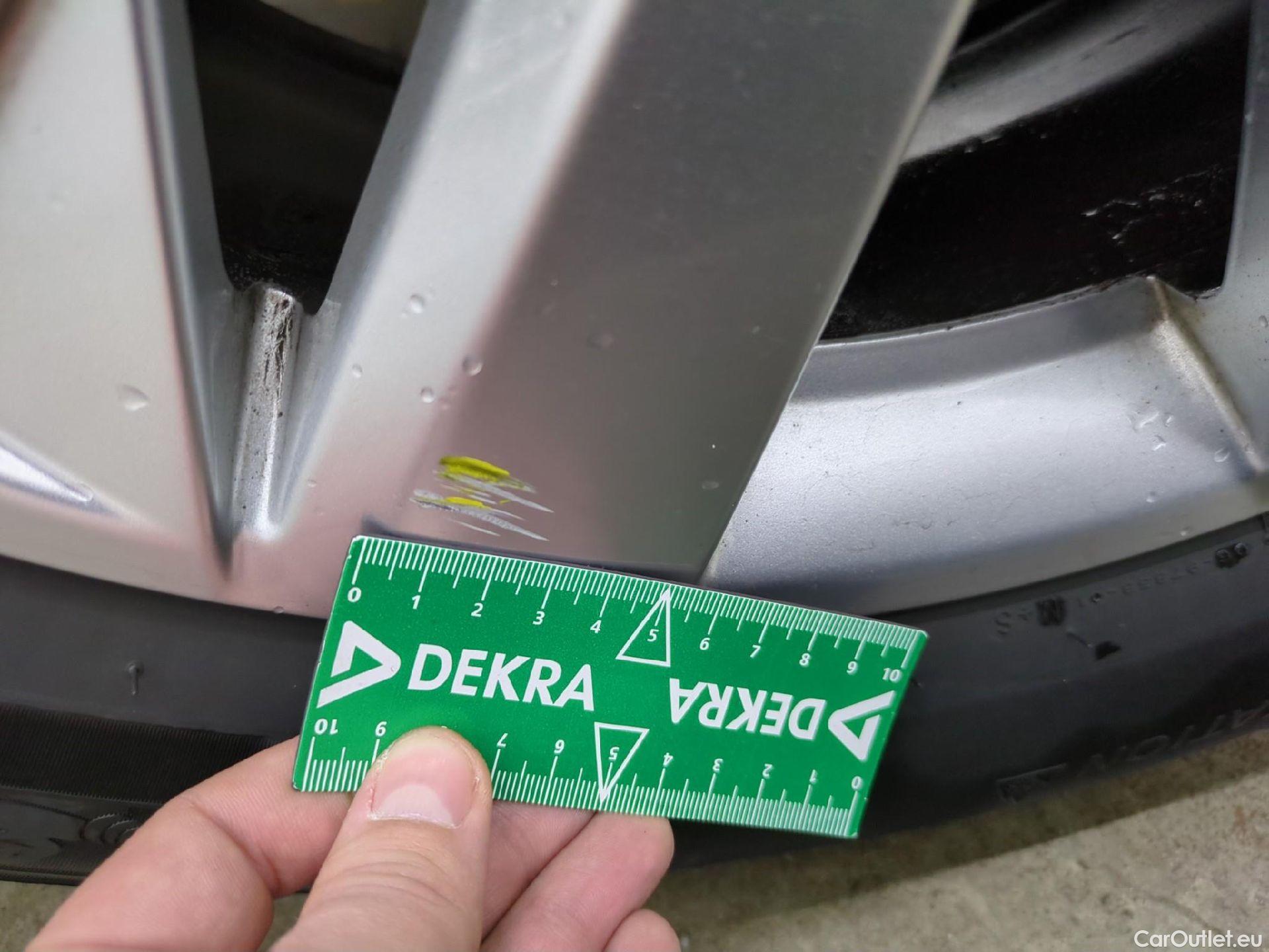  Peugeot  3008  Active Pack 1.2 PureTech 130CV BVA8 E6d #17