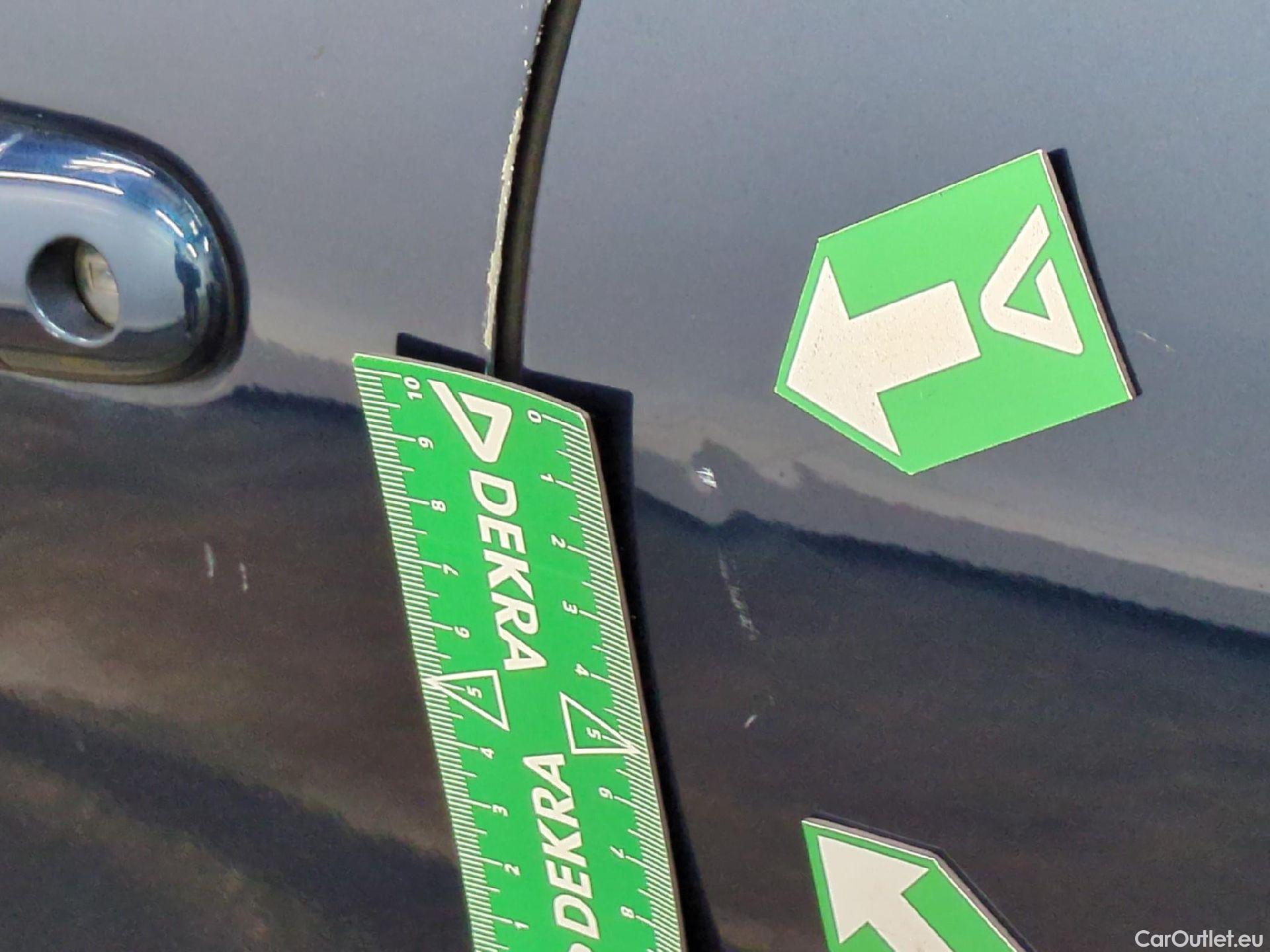  Renault  Captur RENAULT  5p Crossover Business dCi 90 - 18 #52