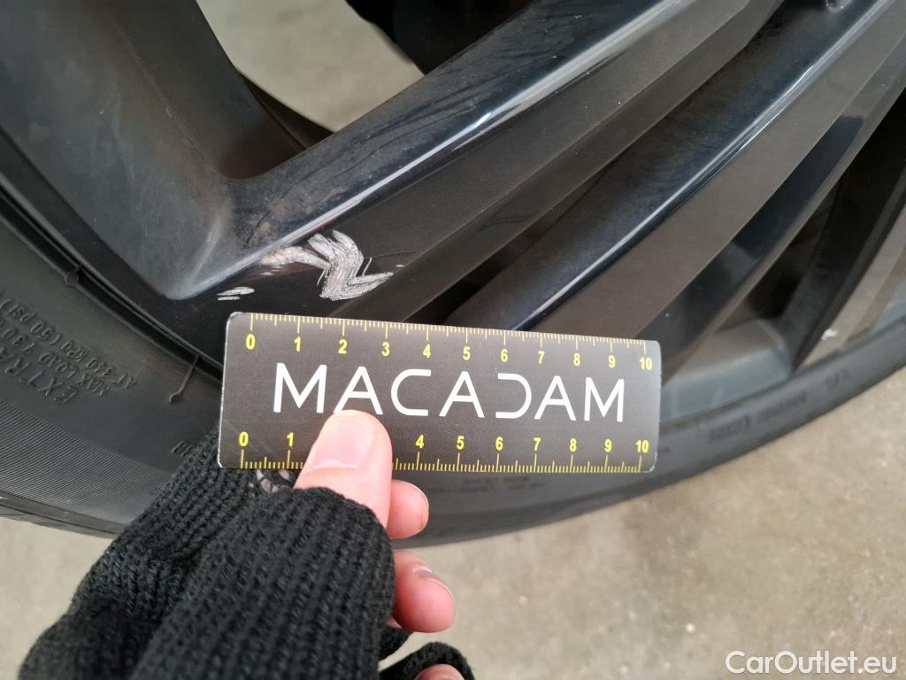  Peugeot  5008 PEUGEOT  / 2020 / 5P / SUV BlueHDi 130 S&S EAT8 GT Pack #26