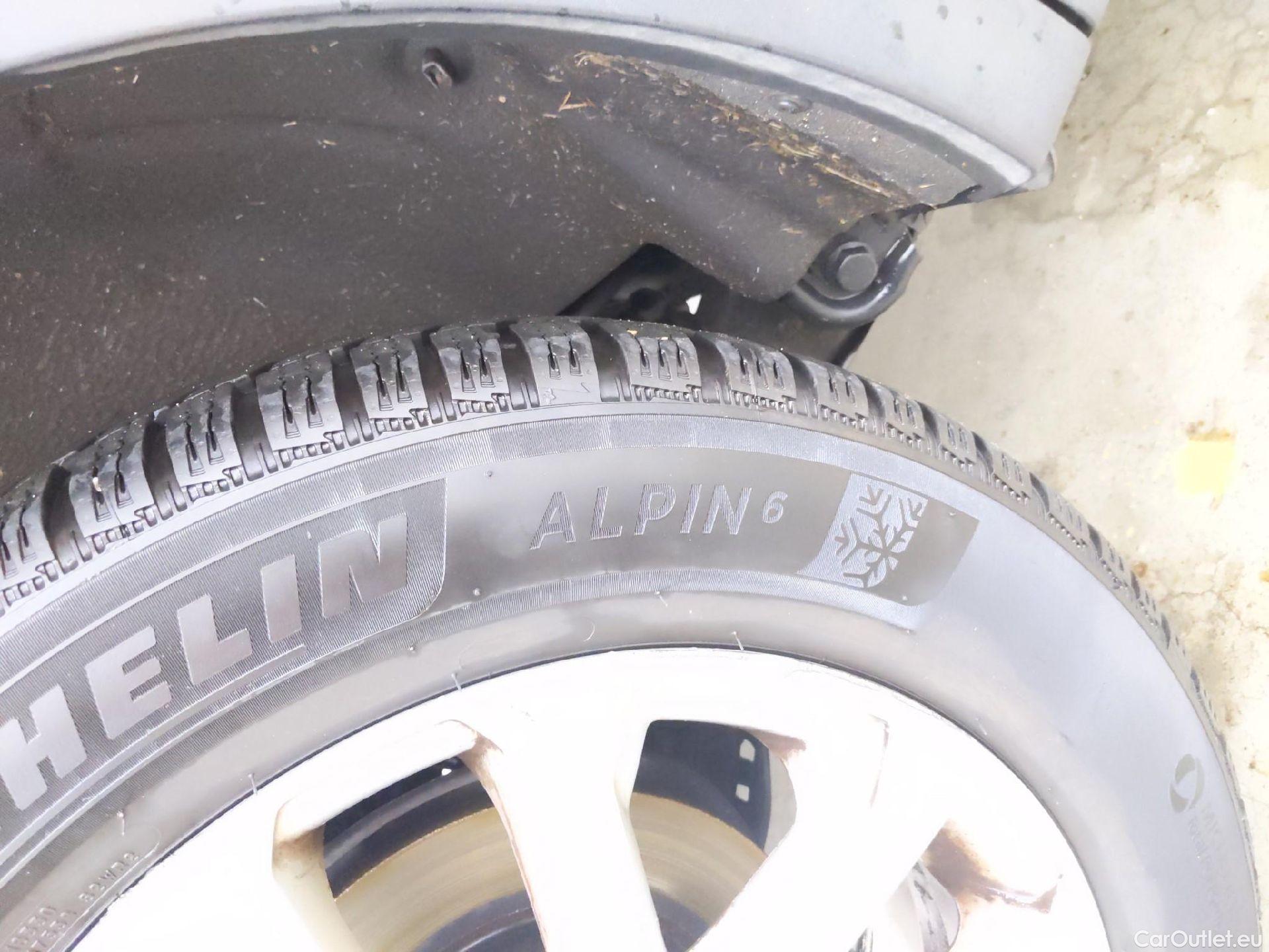  Renault  Kadjar RENAULT  / 2018 / 5P / Crossover Business Blue dCi 115 EDC #6