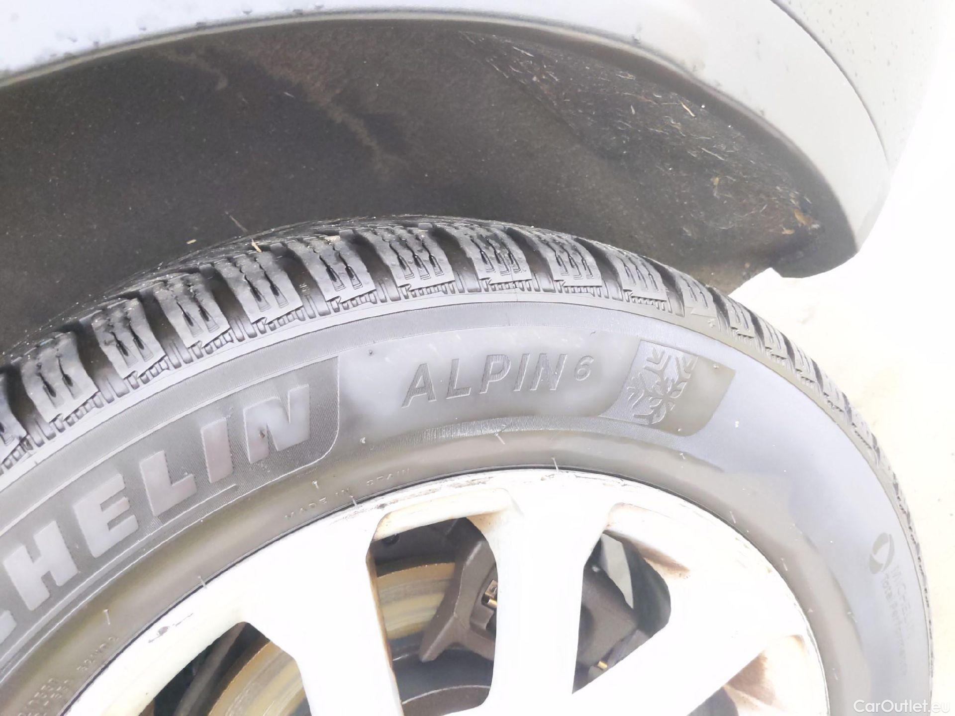  Renault  Kadjar RENAULT  / 2018 / 5P / Crossover Business Blue dCi 115 EDC #4