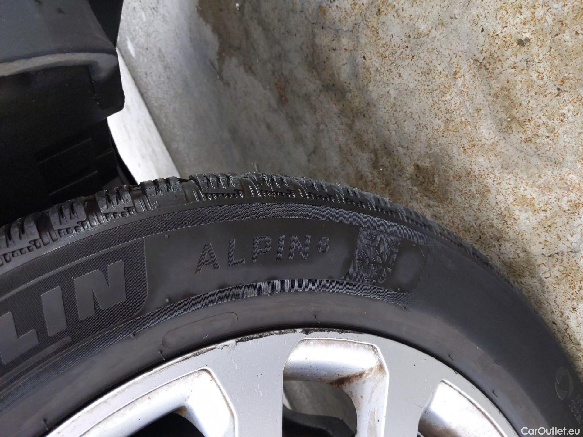  Renault  Kadjar RENAULT  / 2018 / 5P / Crossover Business Blue dCi 115 EDC #8