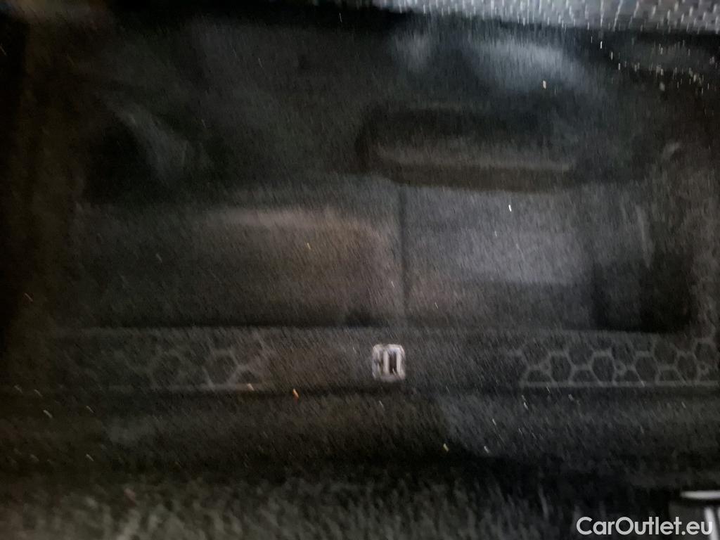  Peugeot  5008 PEUGEOT  / 2020 / 5P / SUV BlueHDi 130 S&S EAT8 GT Pack #15