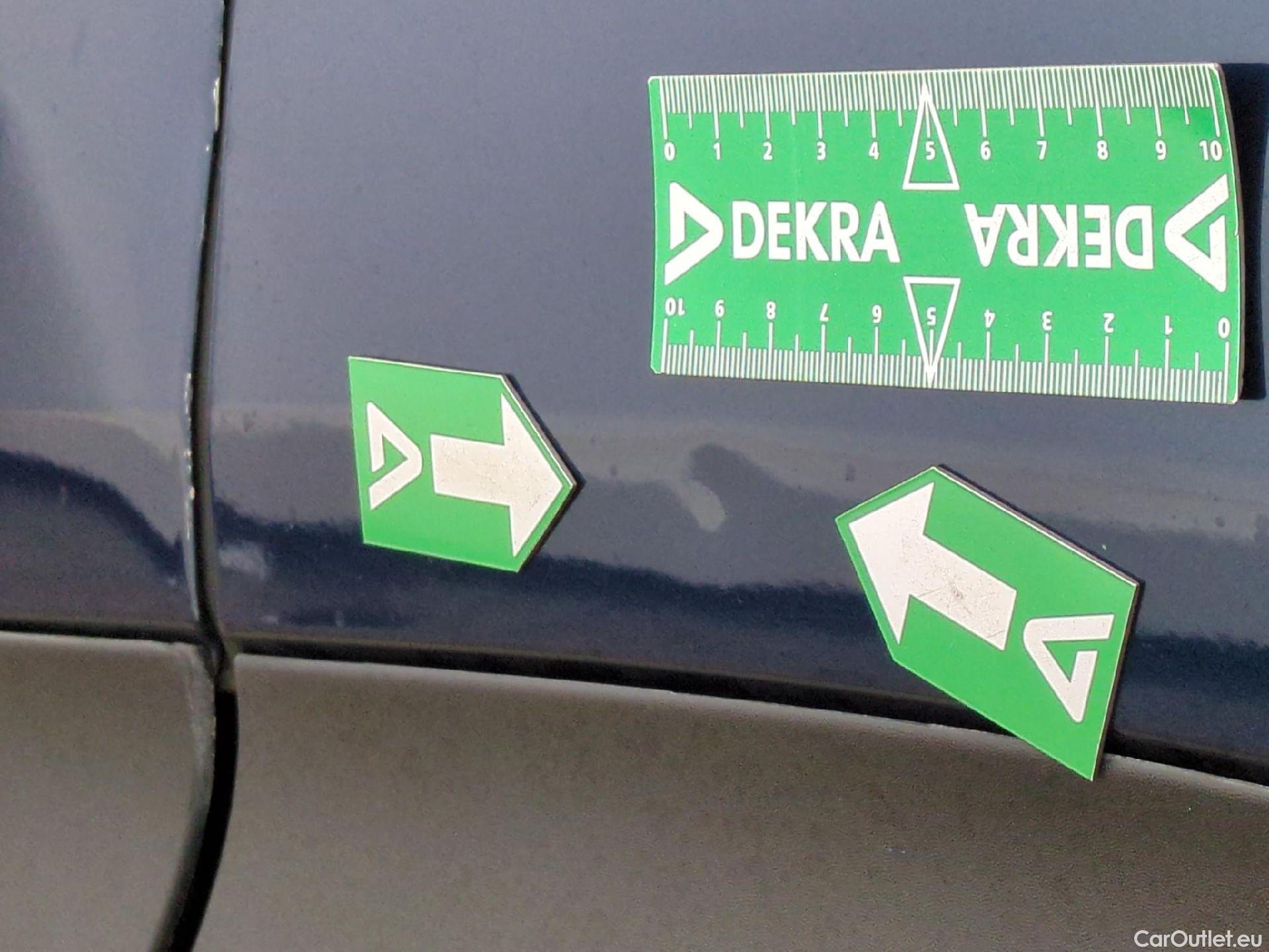  Renault  Captur RENAULT  5p Crossover Business dCi 90 - 18 #50