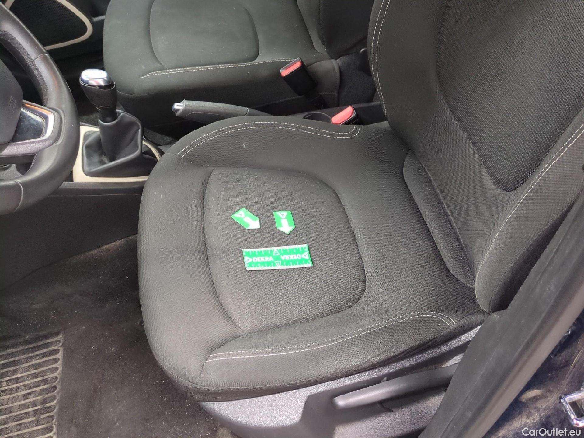  Renault  Captur RENAULT  5p Crossover Business dCi 90 - 18 #8