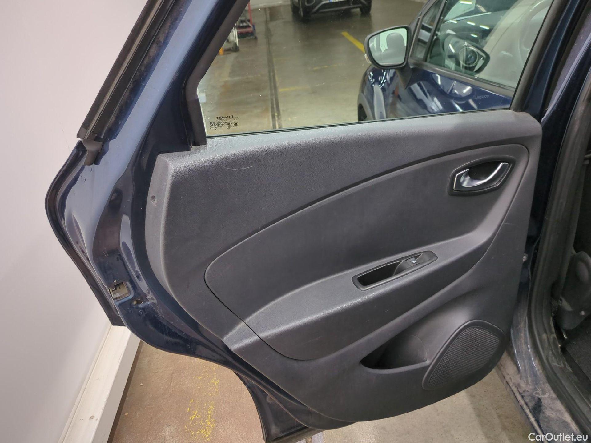  Renault  Captur RENAULT  5p Crossover Business dCi 90 - 18 #12