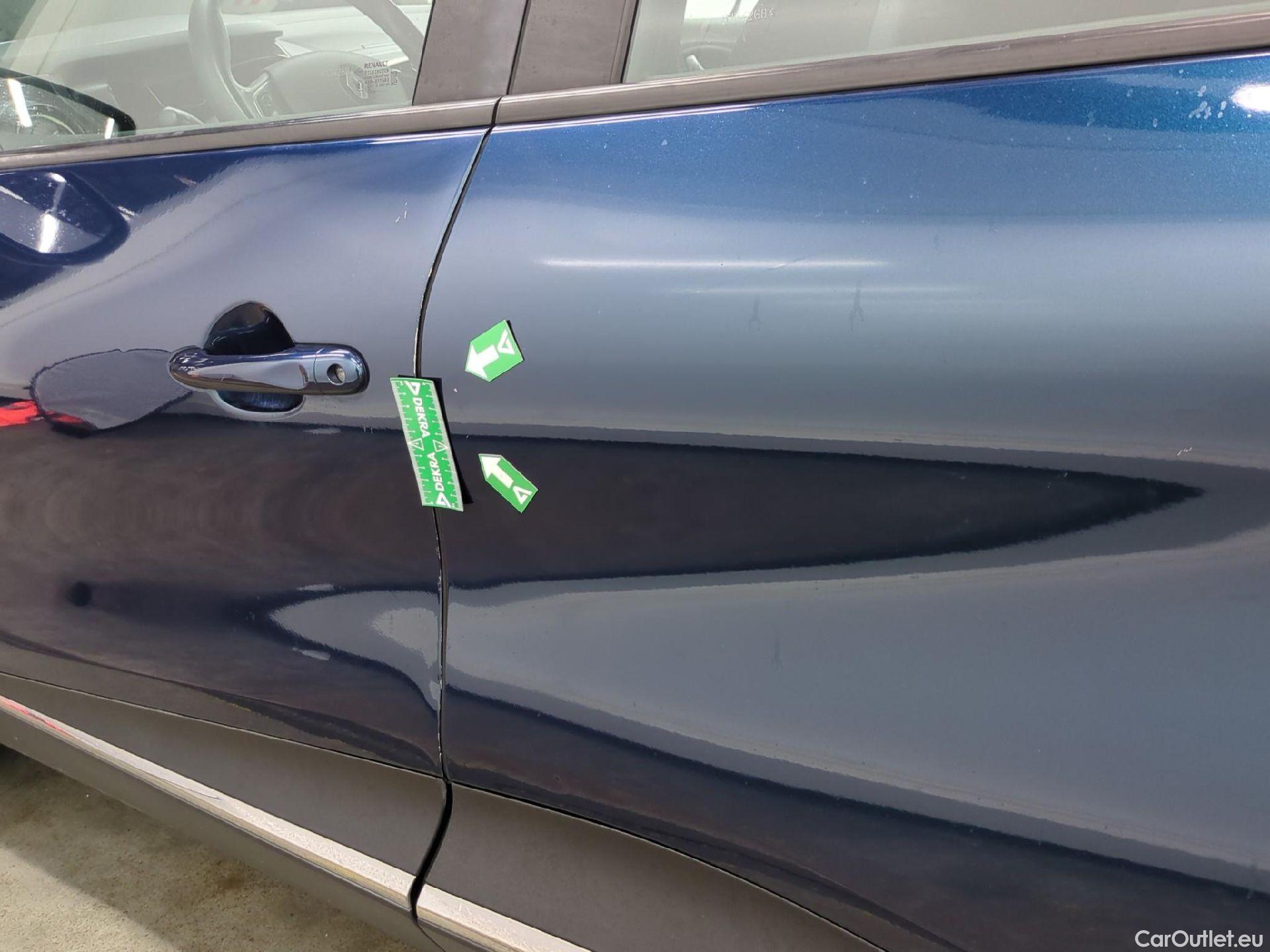  Renault  Captur RENAULT  5p Crossover Business dCi 90 - 18 #51