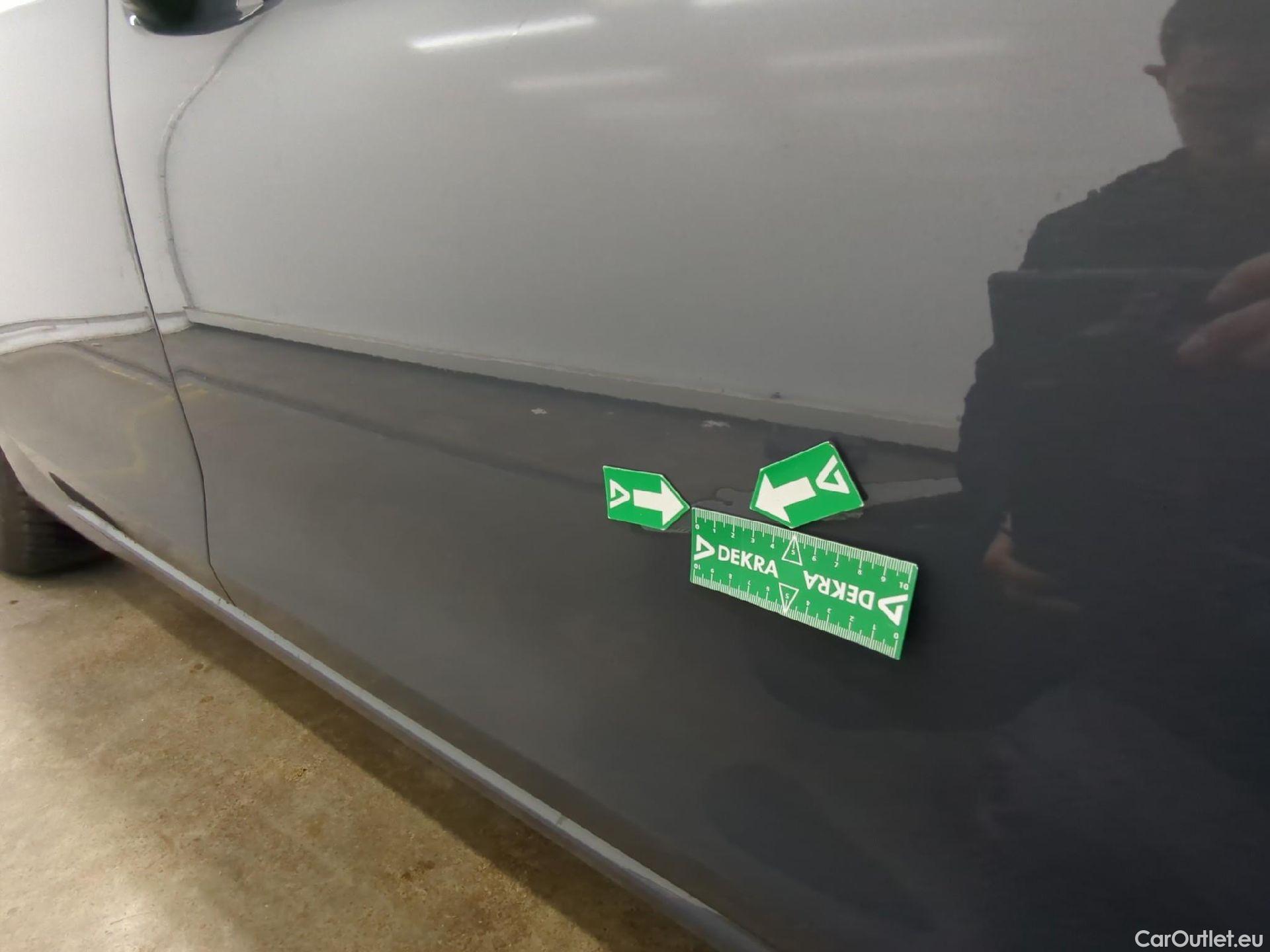  Volkswagen  Golf  VOLKSWAGEN / 2020 / 5P / Berline 2.0 TDI SCR 115 DSG7 Life Busi #13