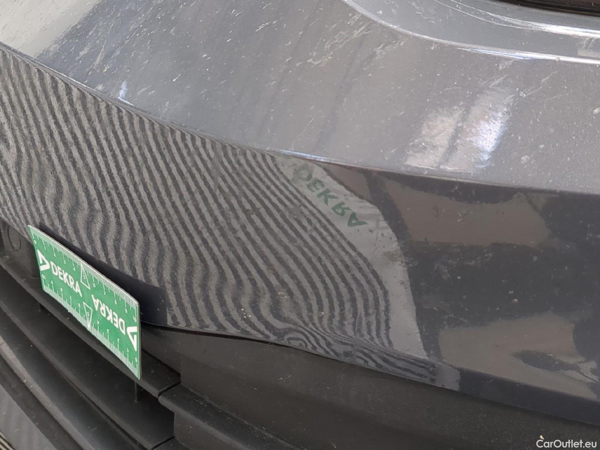  Volkswagen  Golf  VOLKSWAGEN / 2020 / 5P / Berline 2.0 TDI SCR 115 DSG7 Life Busi #18