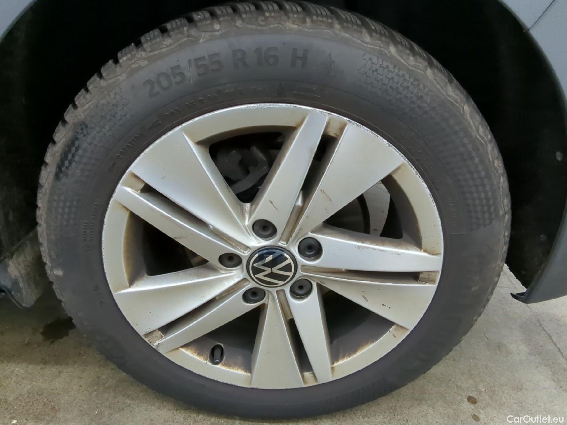  Volkswagen  Golf  VOLKSWAGEN / 2020 / 5P / Berline 2.0 TDI SCR 115 DSG7 Life Busi #9