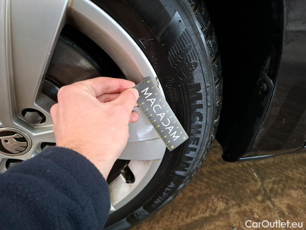  Skoda  Superb  Berline Business 2.0 TDI 150CV BVA7 E6d #76