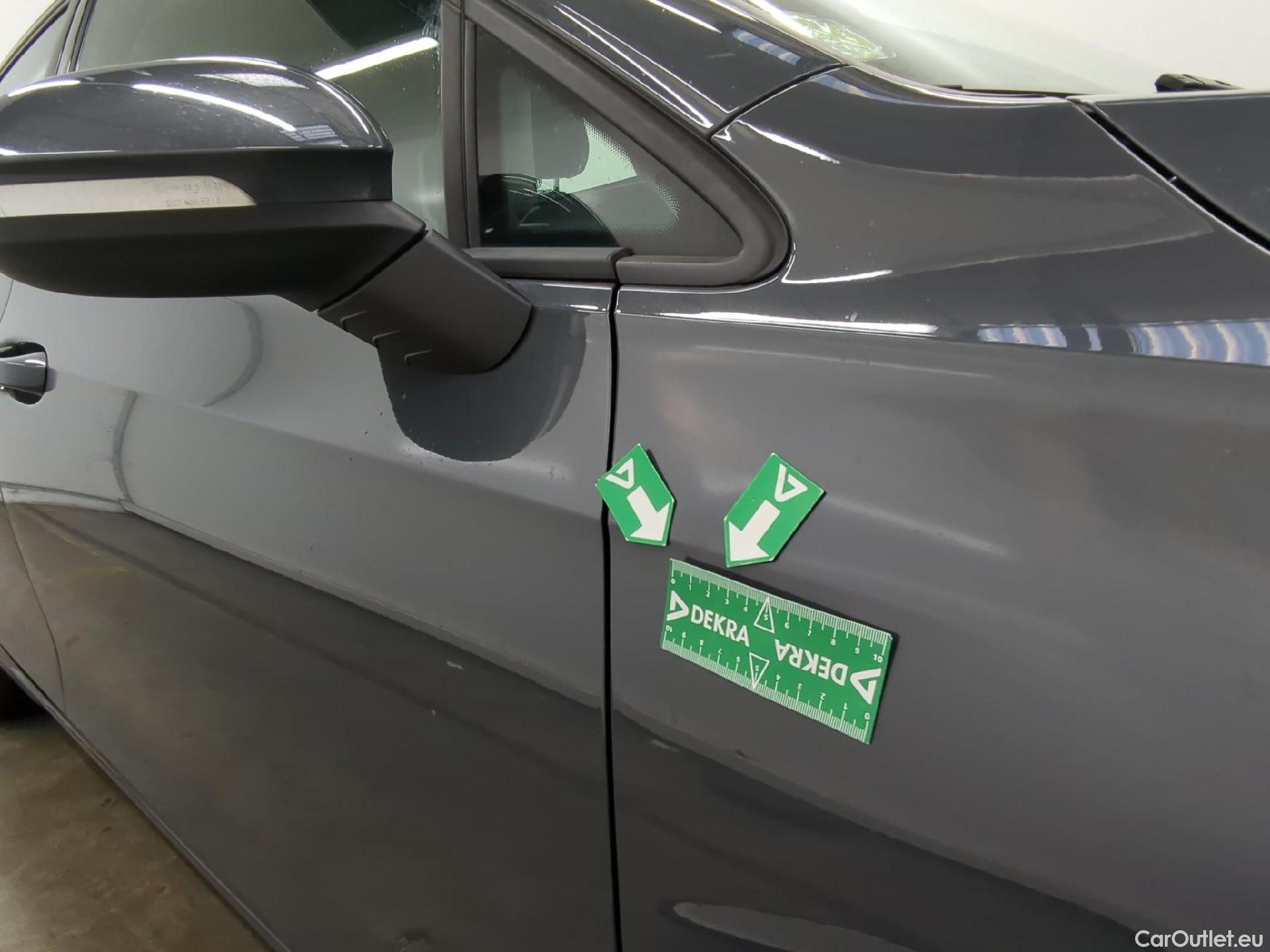  Volkswagen  Golf  VOLKSWAGEN / 2020 / 5P / Berline 2.0 TDI SCR 115 DSG7 Life Busi #15