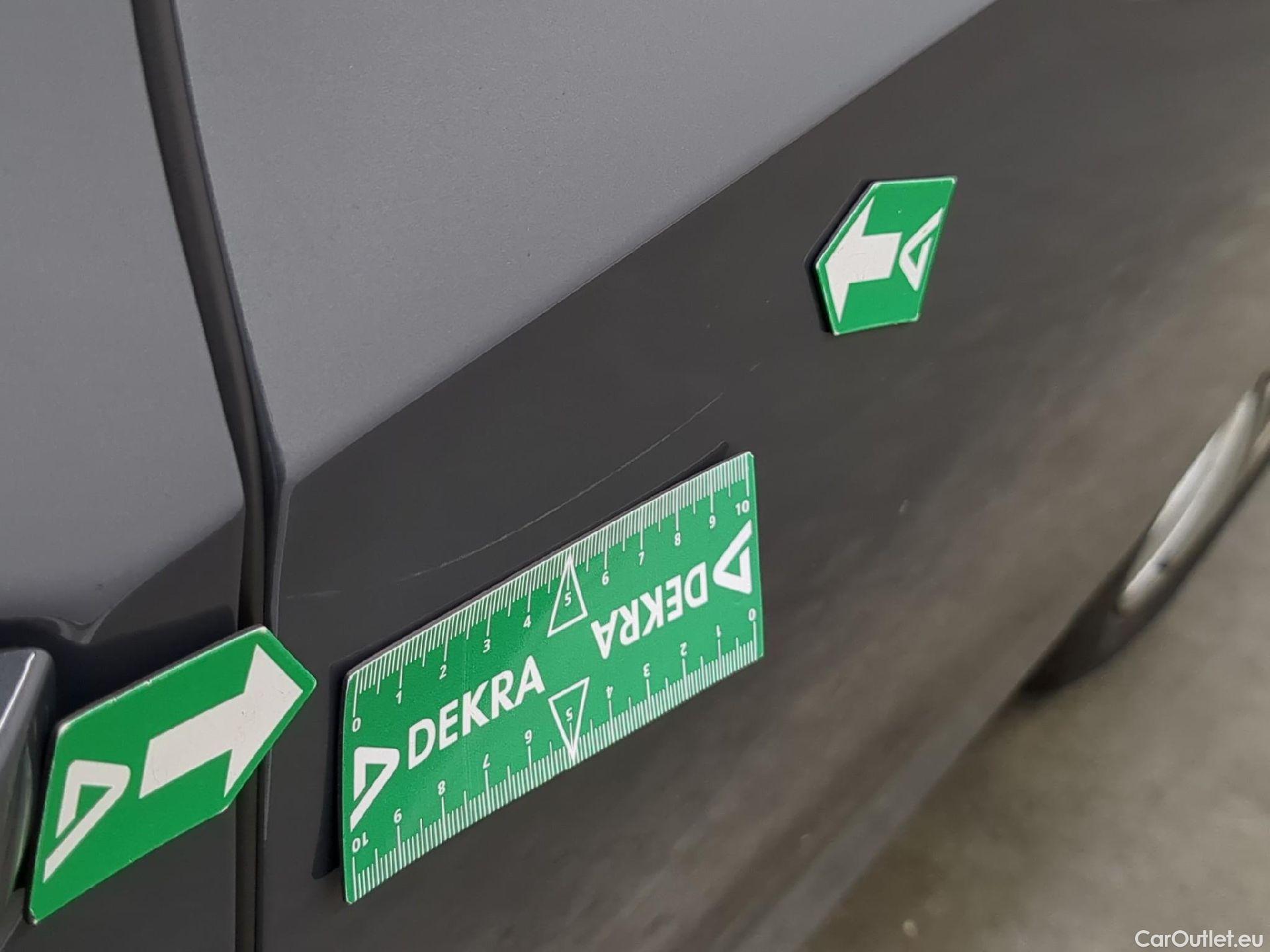  Volkswagen  Golf  VOLKSWAGEN / 2020 / 5P / Berline 2.0 TDI SCR 115 DSG7 Life Busi #20