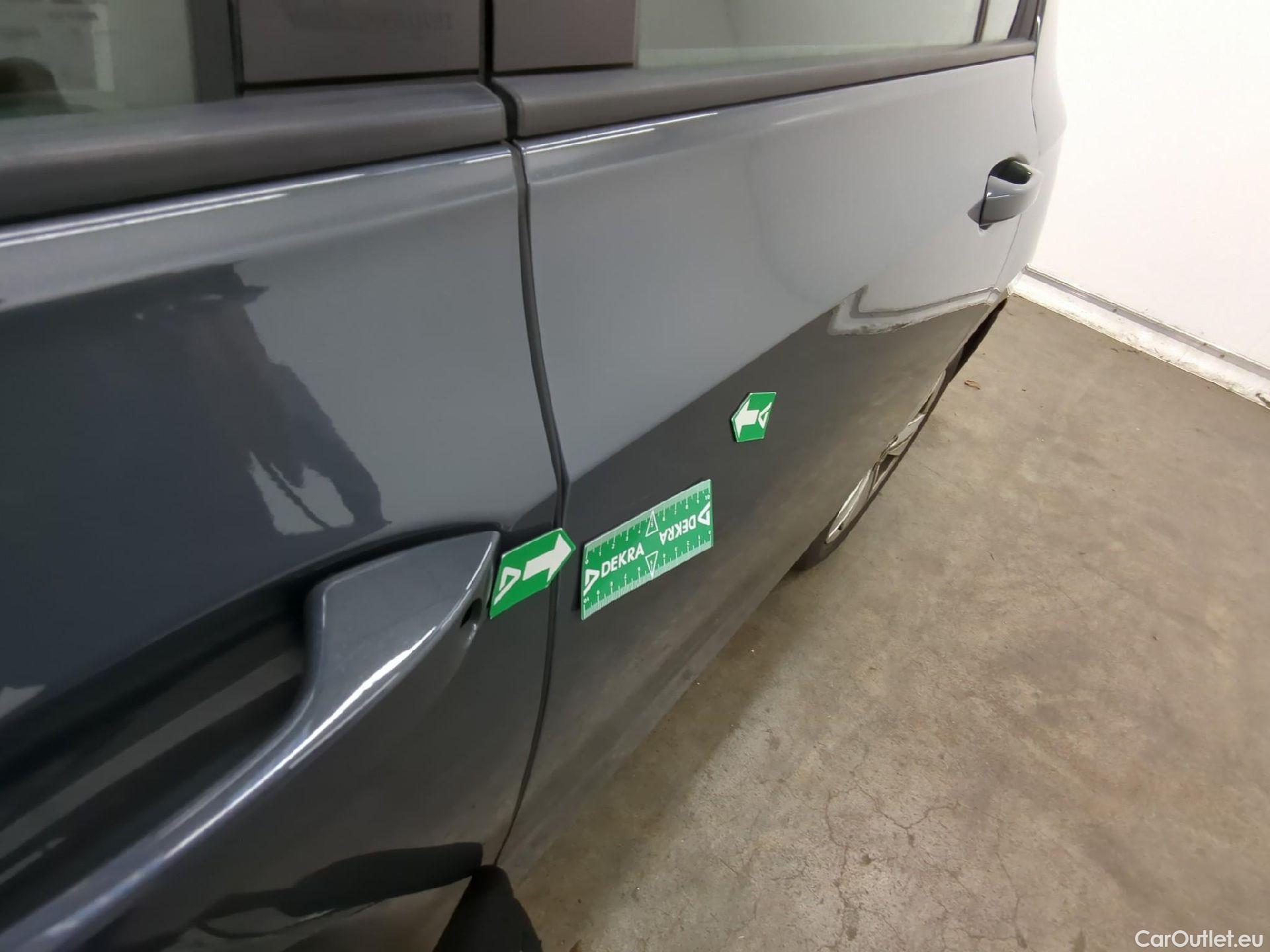  Volkswagen  Golf  VOLKSWAGEN / 2020 / 5P / Berline 2.0 TDI SCR 115 DSG7 Life Busi #21