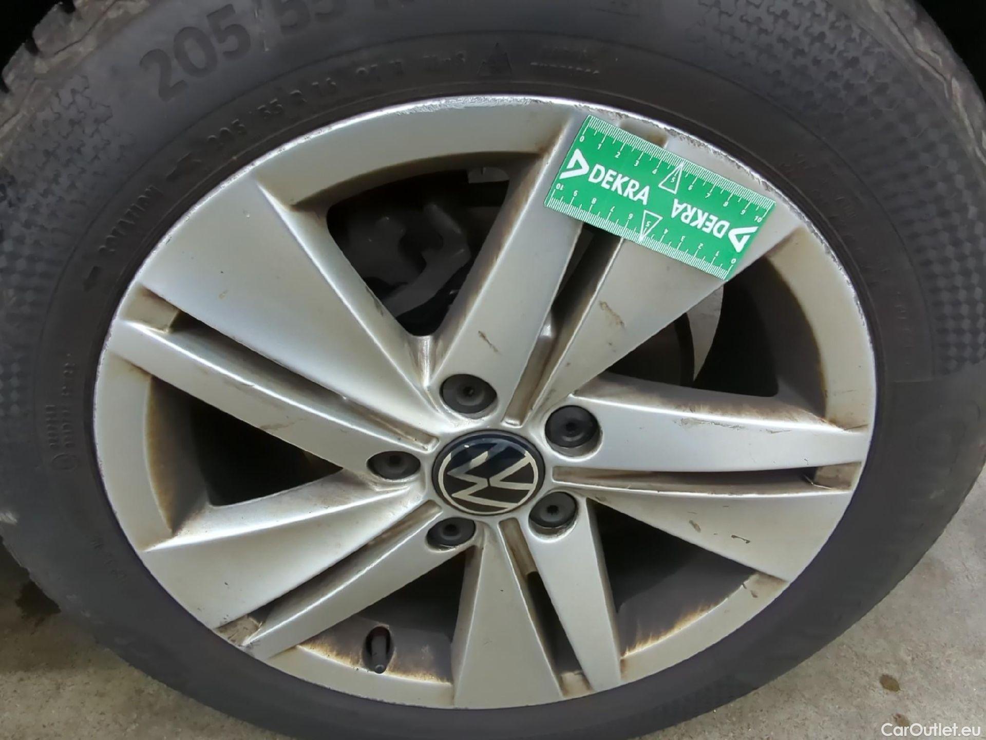  Volkswagen  Golf  VOLKSWAGEN / 2020 / 5P / Berline 2.0 TDI SCR 115 DSG7 Life Busi #7