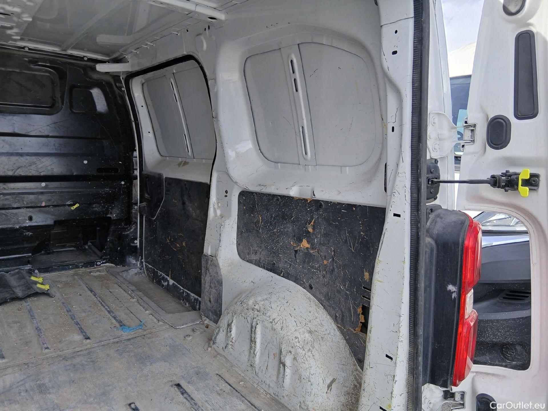  Opel  Vivaro OPEL  / 2019 / 4P / furgón 1.5 Diésel 88kW (120CV) M Std Select #21