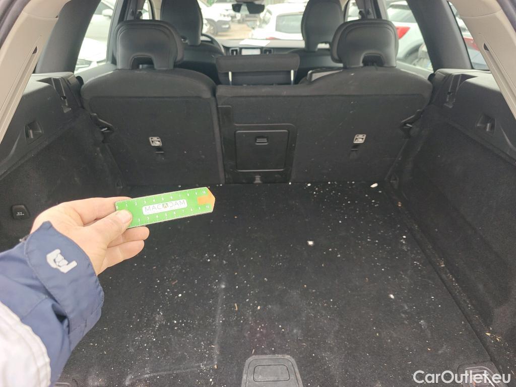  Volvo  XC60 VOLVO  / 2017 / 5P / todoterreno 2.0 B4 D AWD Momentum Pro Auto #2