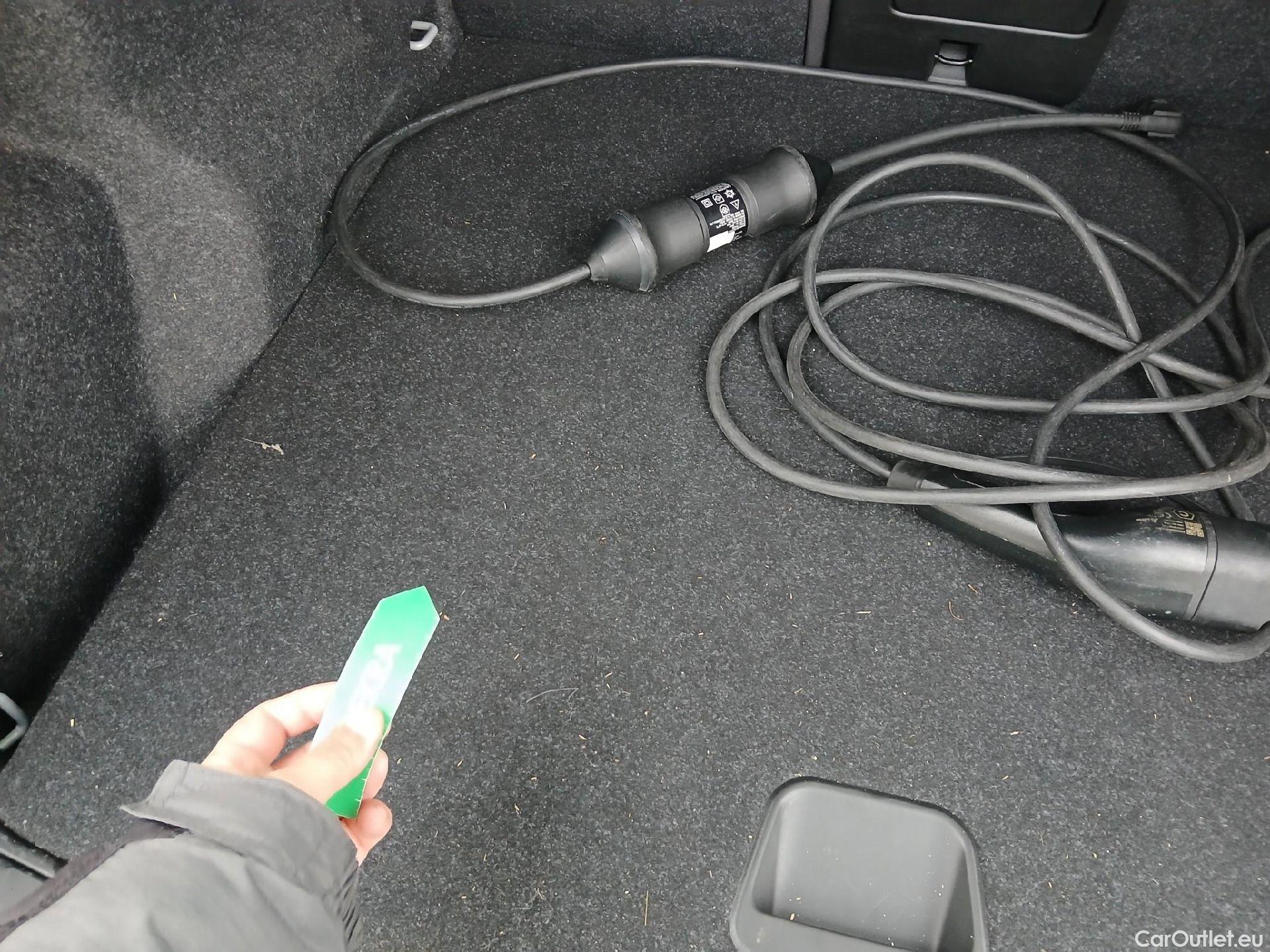  Volvo  XC 40 VOLVO XC40 / 2017 / 5P / todoterreno 1.5 T5 Twin Recharge R-Design Auto #5