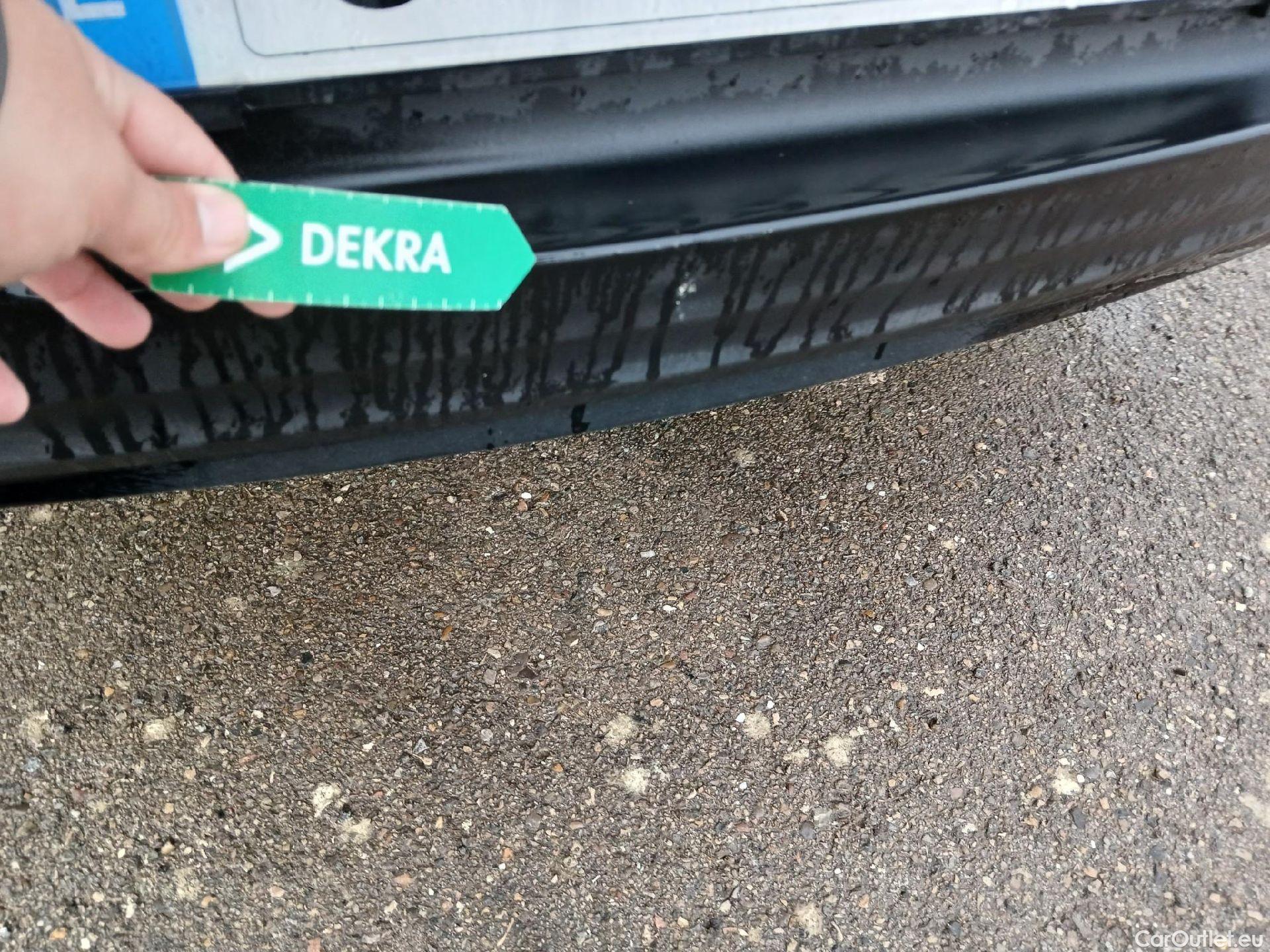  Volvo  XC 40 VOLVO XC40 / 2017 / 5P / todoterreno 1.5 T5 Twin Recharge R-Design Auto #26