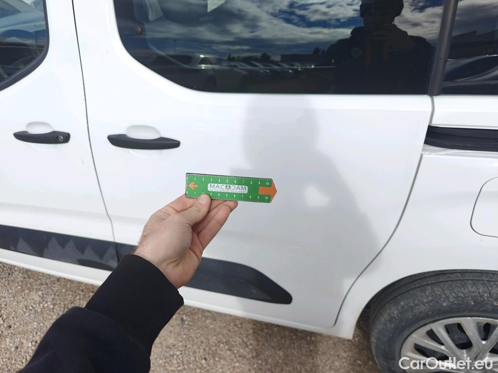  Citroen  Berlingo CITROEN  / 2018 / 5P / monovolumen compacto Talla M BlueHDi 100 S&S LIVE PACK #44