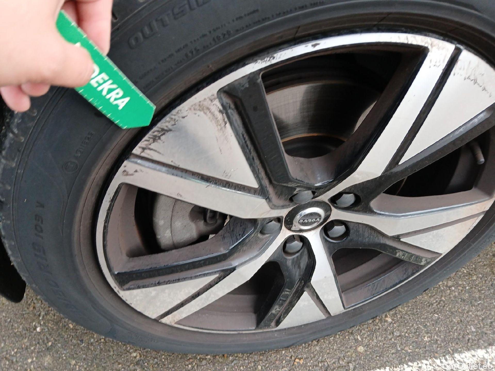  Volvo  XC 40 VOLVO XC40 / 2017 / 5P / todoterreno 1.5 T5 Twin Recharge R-Design Auto #14