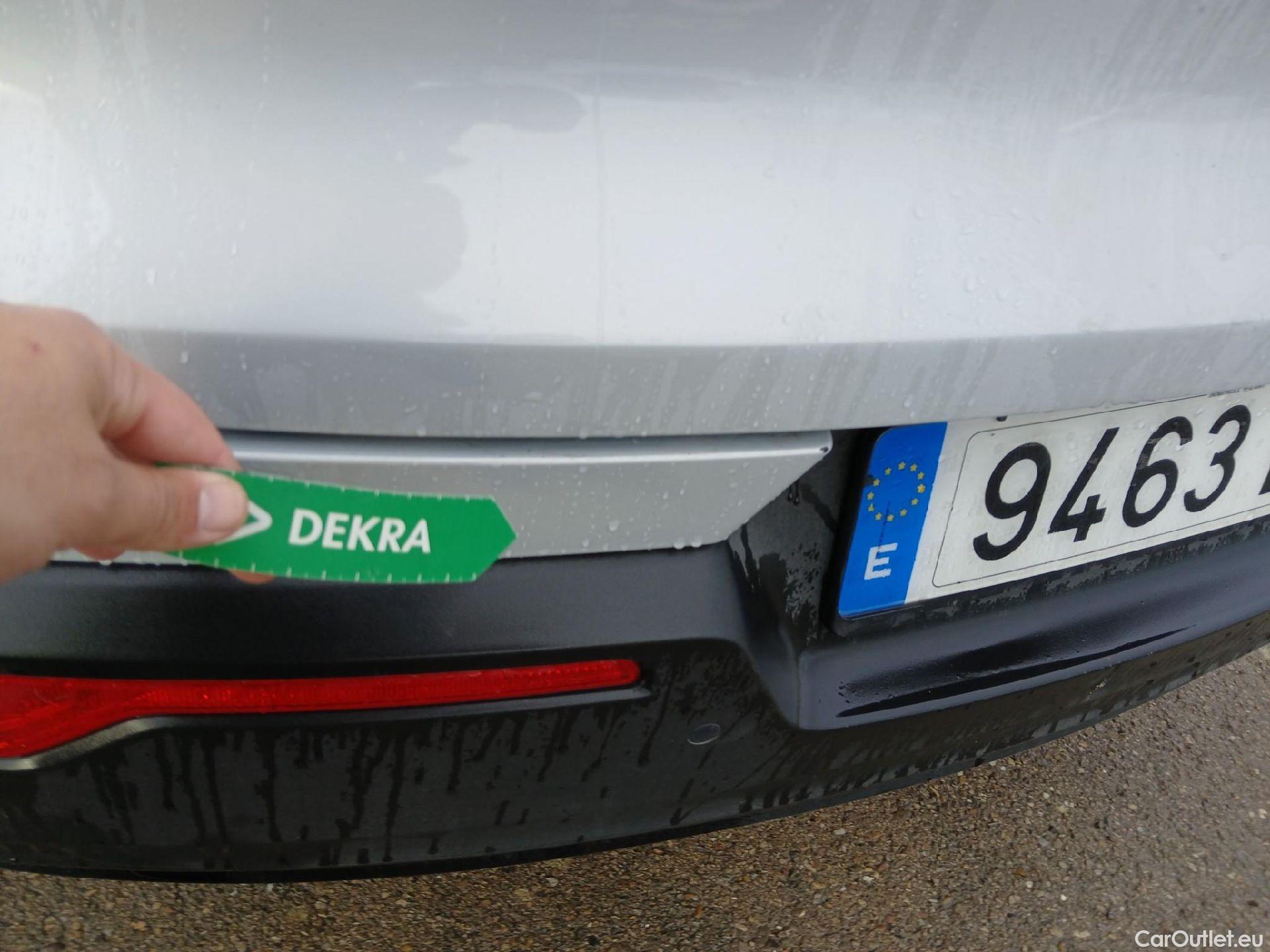  Volvo  XC 40 VOLVO XC40 / 2017 / 5P / todoterreno 1.5 T5 Twin Recharge R-Design Auto #23