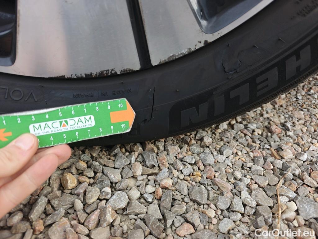  Volvo  XC 40 VOLVO XC40 / 2021 / 5P / todoterreno 1.5 T4 Recharge PHEV Core Auto #1