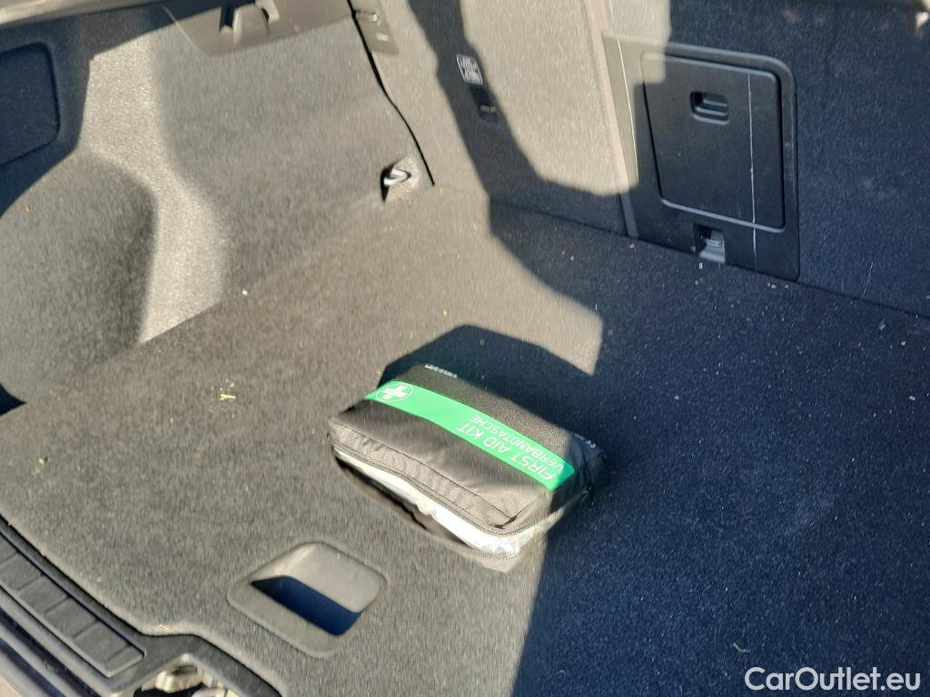  Volvo  XC 40 VOLVO XC40 / 2021 / 5P / todoterreno 1.5 T4 Recharge PHEV Core Auto #13