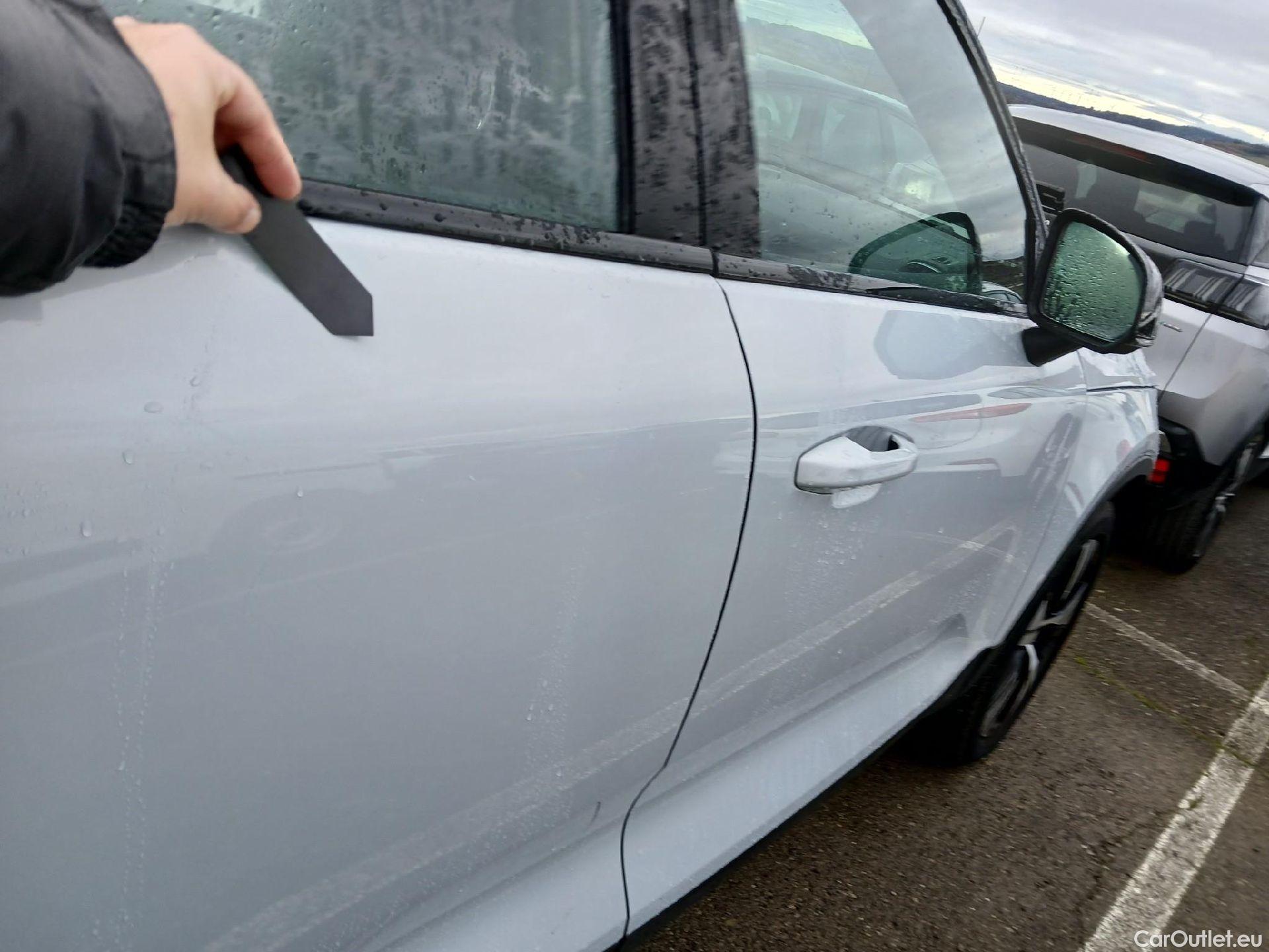  Volvo  XC 40 VOLVO XC40 / 2017 / 5P / todoterreno 1.5 T5 Twin Recharge R-Design Auto #34