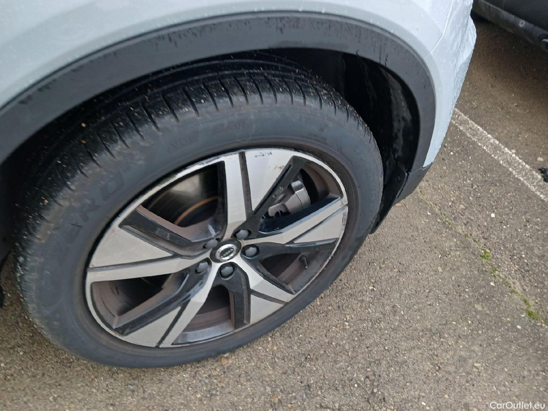  Volvo  XC 40 VOLVO XC40 / 2017 / 5P / todoterreno 1.5 T5 Twin Recharge R-Design Auto #38