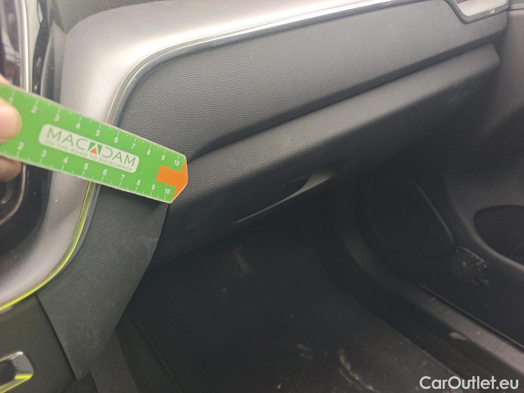  Volvo  XC60 VOLVO  / 2017 / 5P / todoterreno 2.0 B4 D AWD Momentum Pro Auto #24