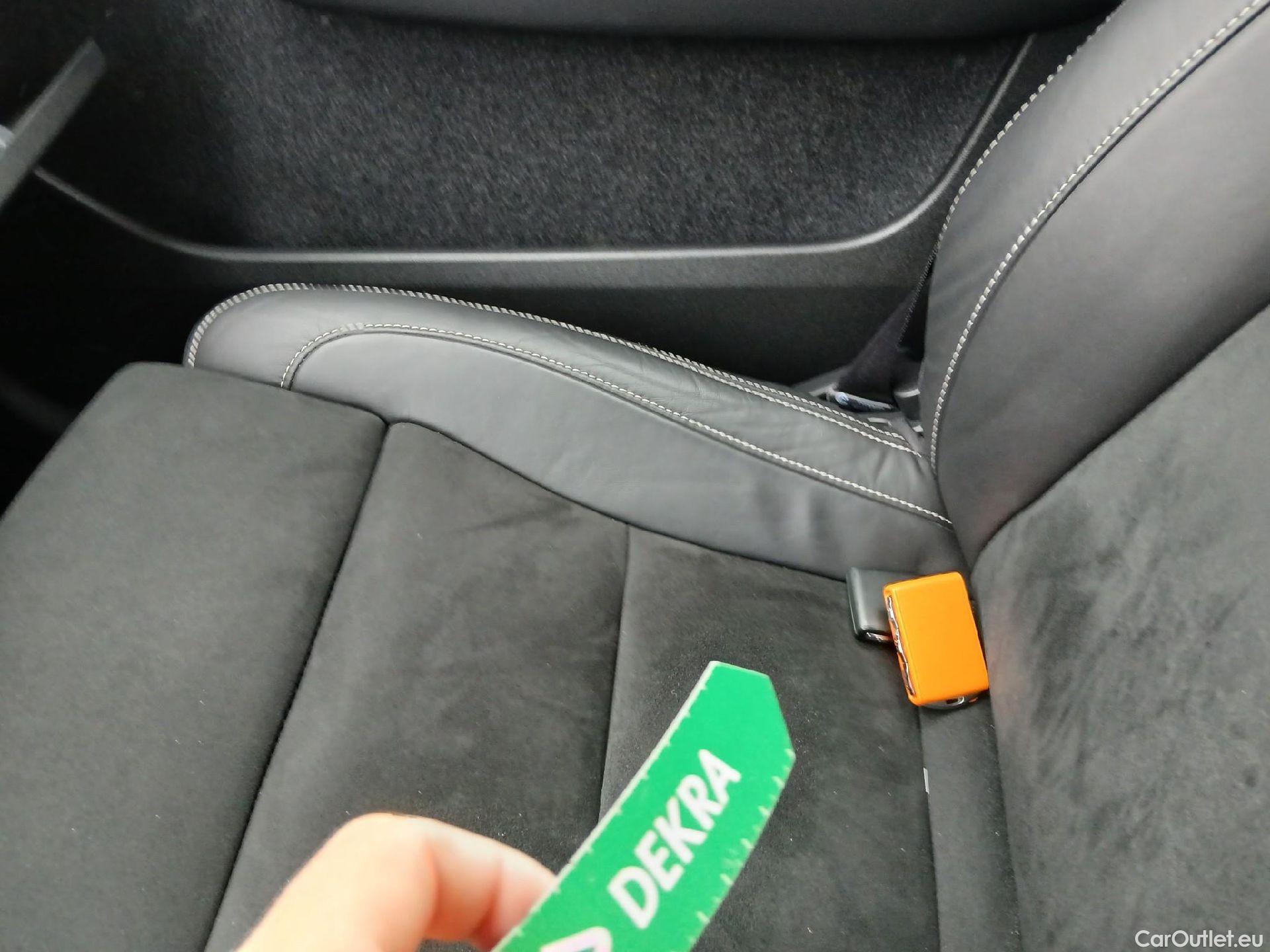  Volvo  XC 40 VOLVO XC40 / 2017 / 5P / todoterreno 1.5 T5 Twin Recharge R-Design Auto #3