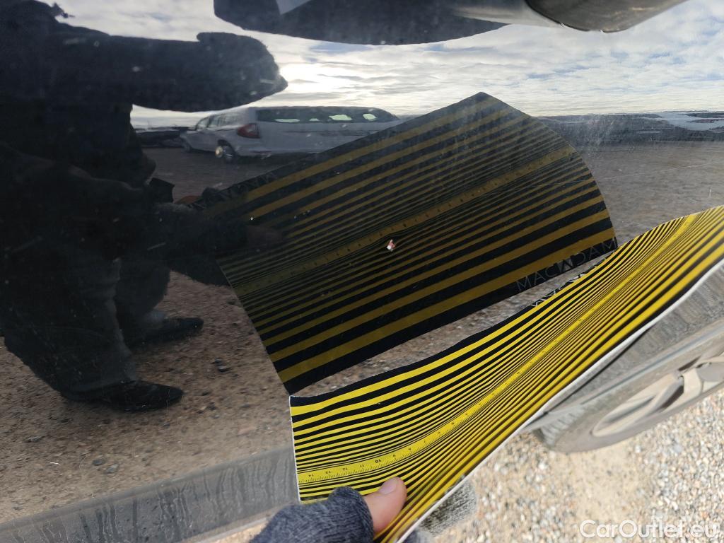  Volvo  XC 40 VOLVO XC40 / 2021 / 5P / todoterreno 1.5 T4 Recharge PHEV Core Auto #2