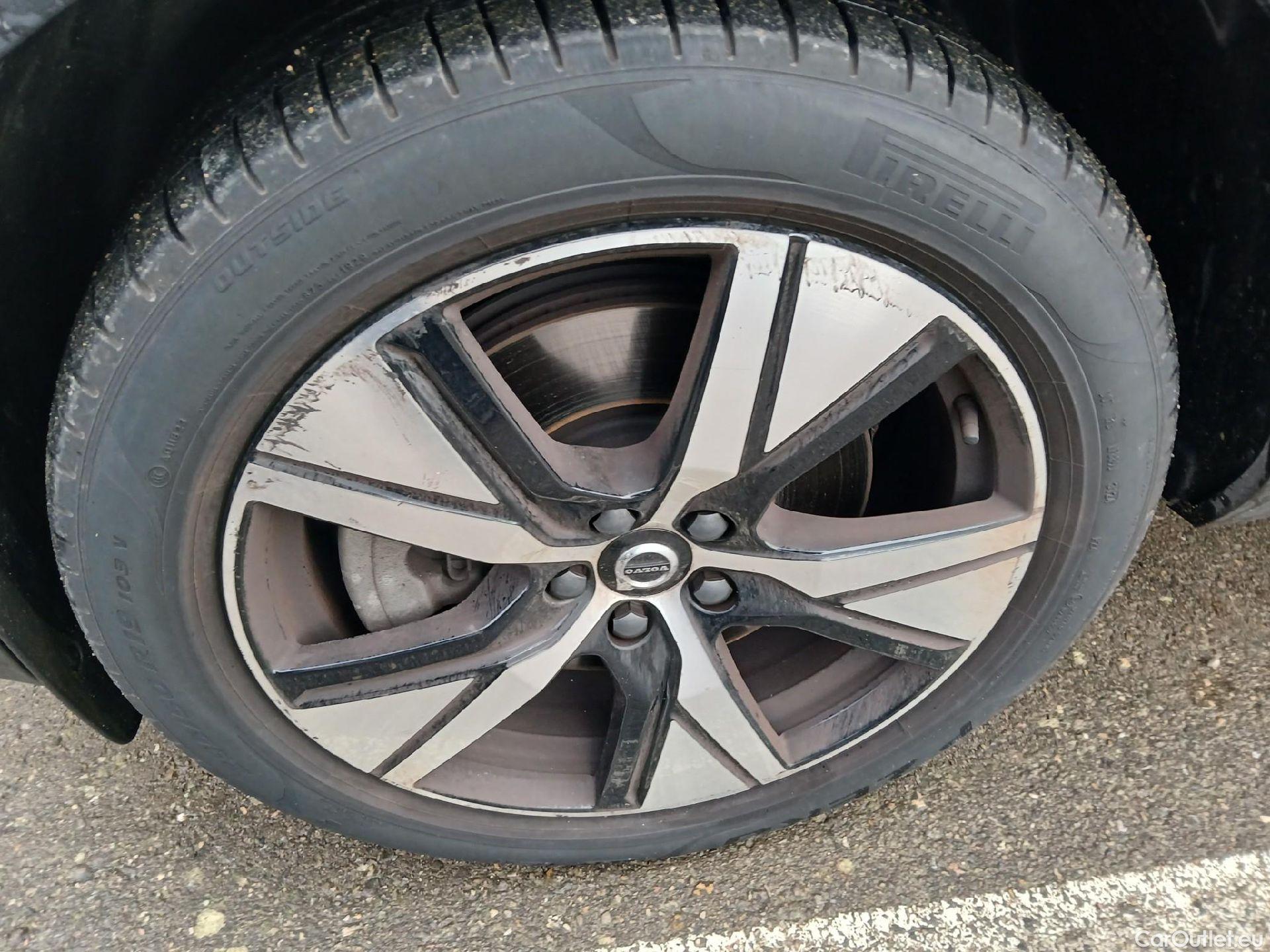  Volvo  XC 40 VOLVO XC40 / 2017 / 5P / todoterreno 1.5 T5 Twin Recharge R-Design Auto #16