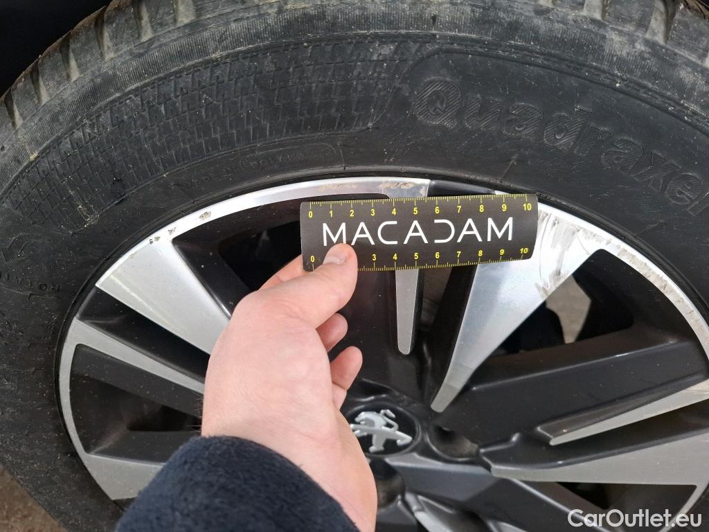  Peugeot  2008  Allure 1.2 PureTech 110CV BVA6 E6 #17