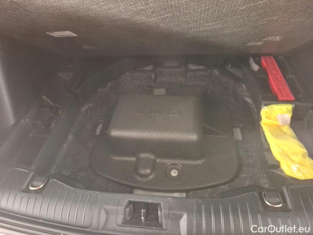  Ford  Kuga FORD  / 2019 / 5P / SUV 2.5 190 hybrid Flexifuel Pshift Titanium #6