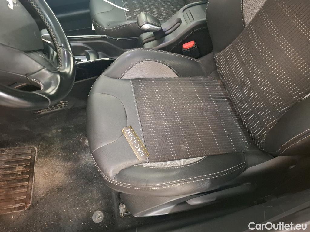  Peugeot  2008  Allure 1.2 PureTech 110CV BVA6 E6 #39