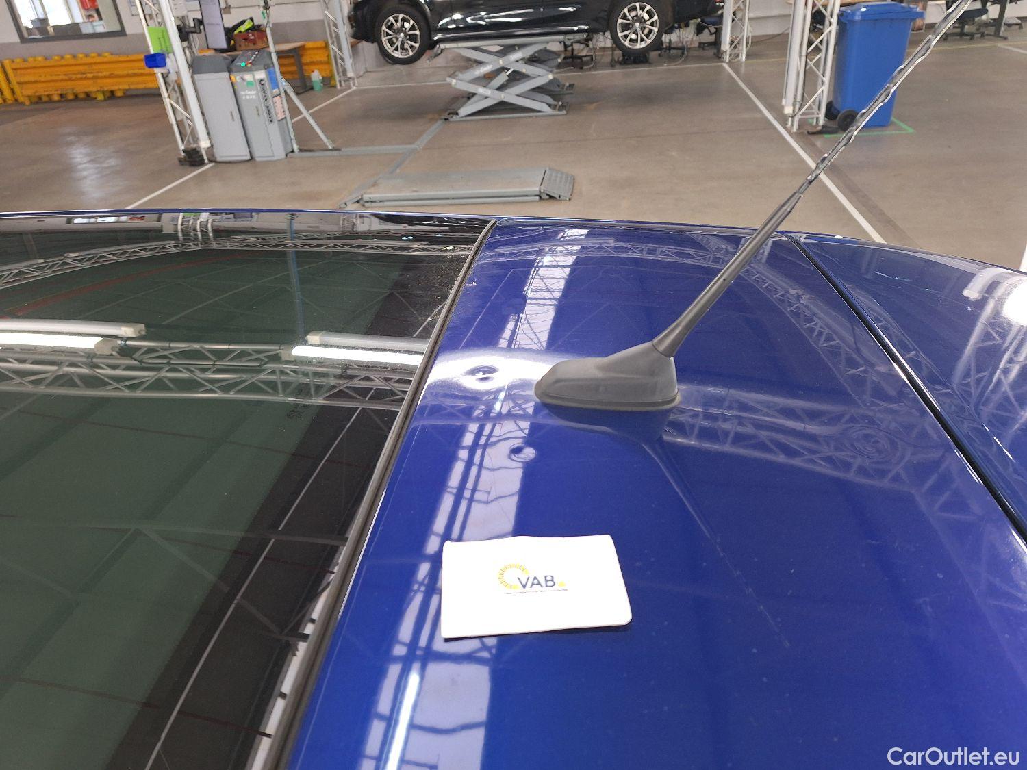  Peugeot  308 Peugeot,  SW FL'17, Peugeot  SW 1.5 BlueHDi 130 DPF S&S Active 5d #47