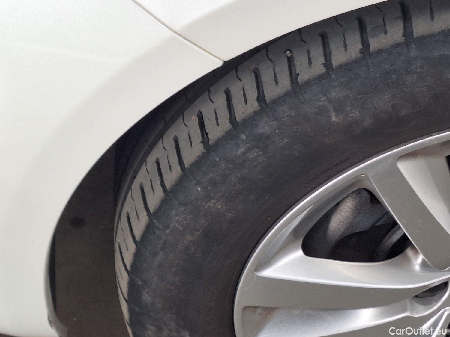  Peugeot  308 Peugeot,  SW FL'17, Peugeot  SW 1.5 BlueHDi 130 S&S Active Pack 5d #38