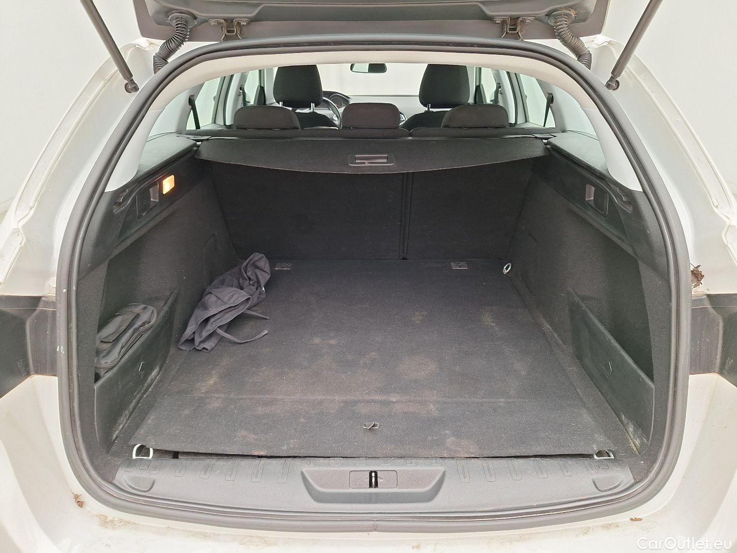  Peugeot  308 Peugeot,  SW FL'17, Peugeot  SW 1.5 BlueHDi 130 S&S Active Pack 5d #24