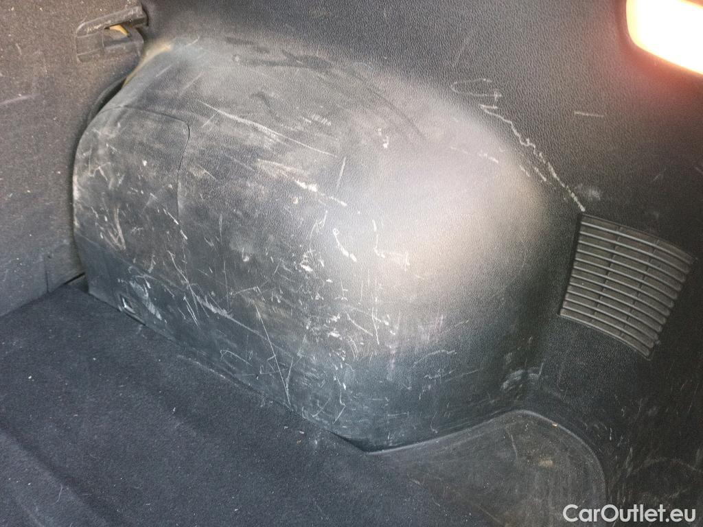  KIA  Niro KIA  / 2019 / 5P / crossover 1.6 GDi HEV 104kW (141CV) Drive #38