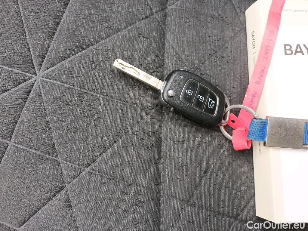  Hyundai  Bayon HYUNDAI  / 2021 / 5P / todoterreno 1.2 MPI Maxx #2