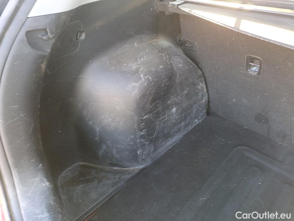  KIA  Niro KIA  / 2019 / 5P / crossover 1.6 GDi HEV 104kW (141CV) Drive #29