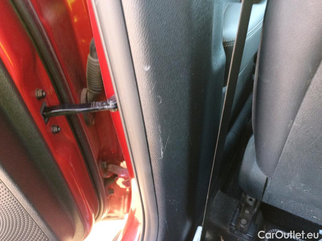  KIA  Niro KIA  / 2019 / 5P / crossover 1.6 GDi HEV 104kW (141CV) Drive #33