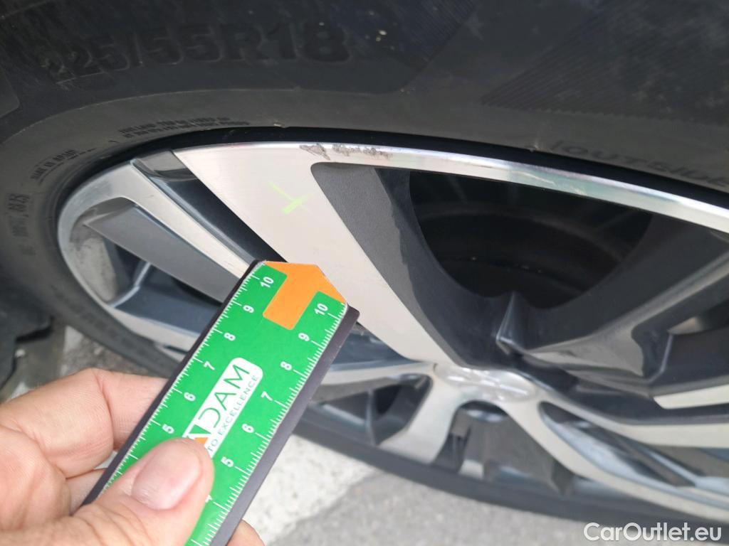  Peugeot  3008 PEUGEOT  / 2020 / 5P / todoterreno 1.2 PureTech 96KW S&S Allure Pack EAT8 #32