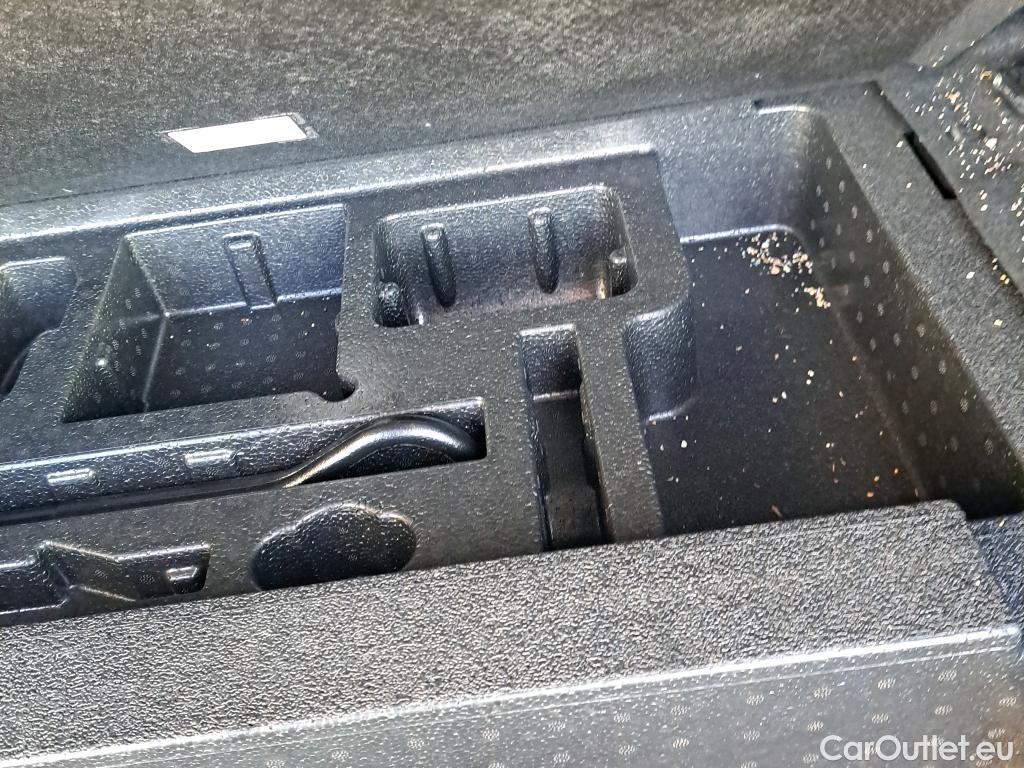  Land Rover  Range Rover LAND ROVER  Evoque / 2015 / 5P / todoterreno 2.0 D150 S FWD #2