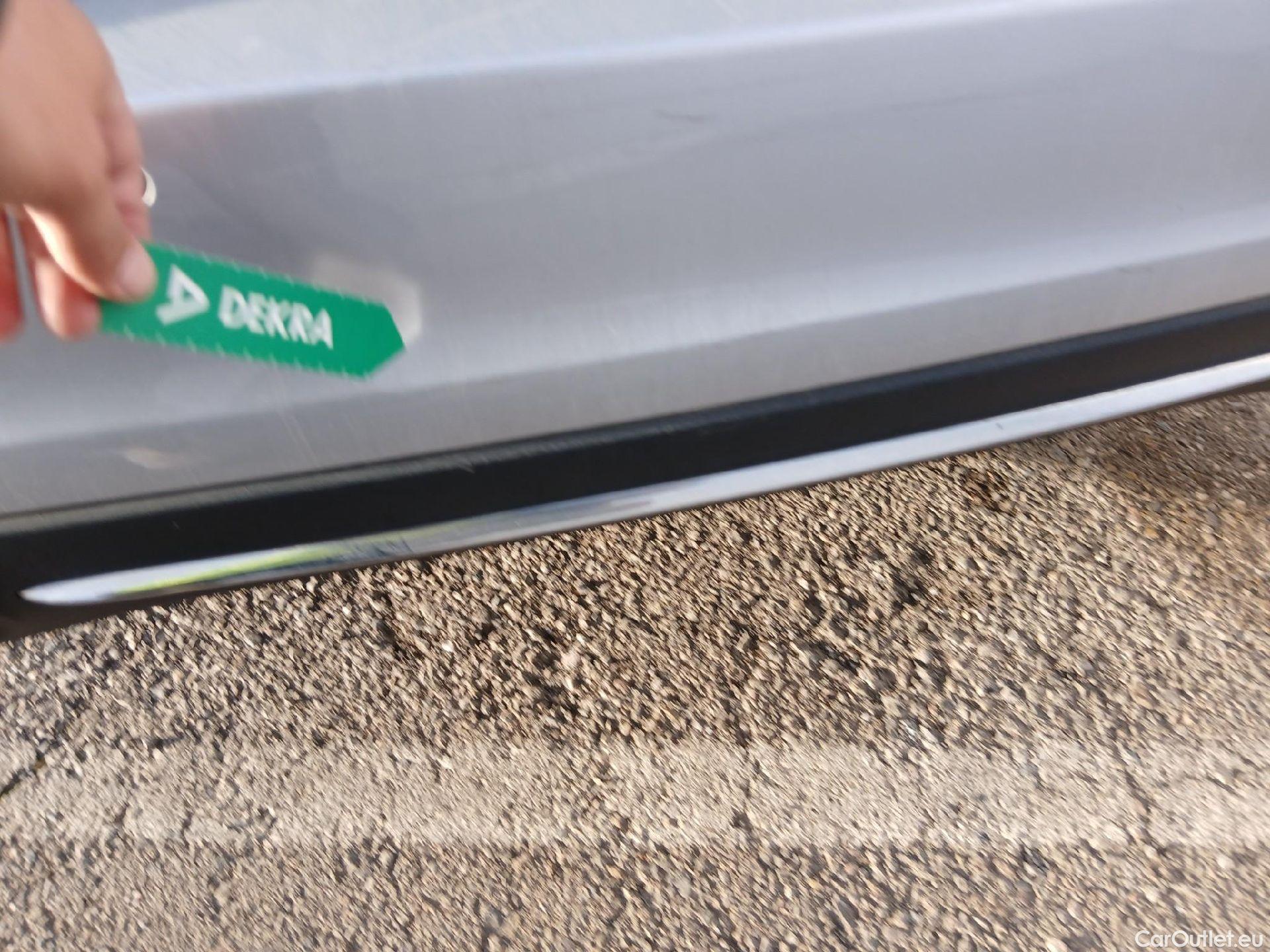  Mercedes  A-Klasse MERCEDES-BENZ Clase A / 2018 / 4P / sedán Sedán A 200 #19