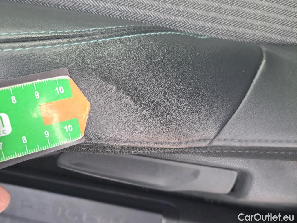  Peugeot  3008 PEUGEOT  / 2020 / 5P / todoterreno 1.2 PureTech 96KW S&S Allure Pack EAT8 #6